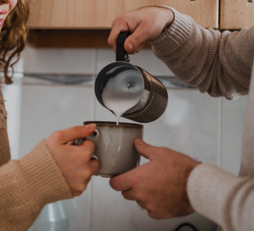 NESCAFÉ® kava su pienu