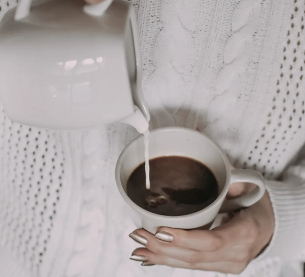 NESCAFÉ® kava su pienu