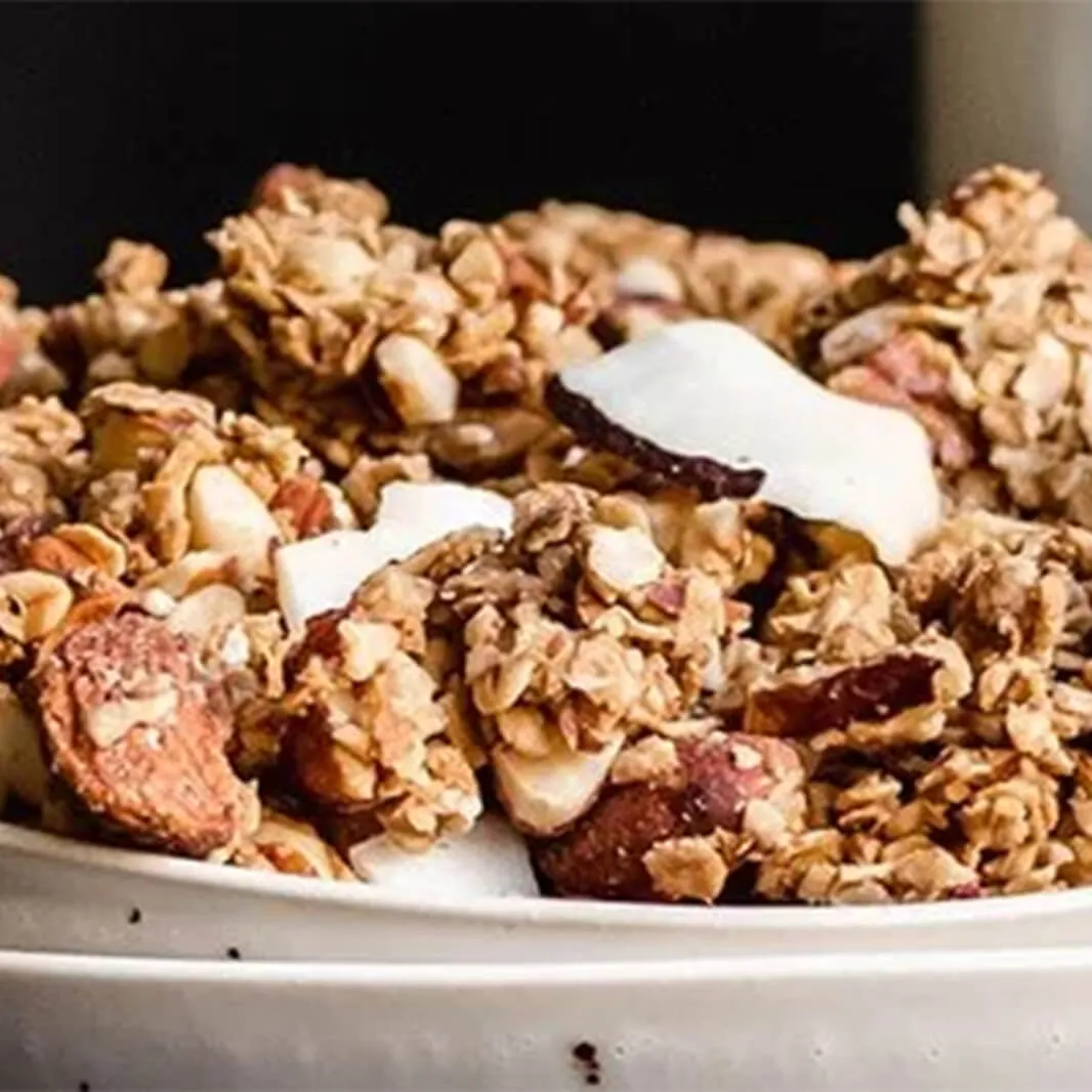 COCONUT COFFEE GRANOLA
