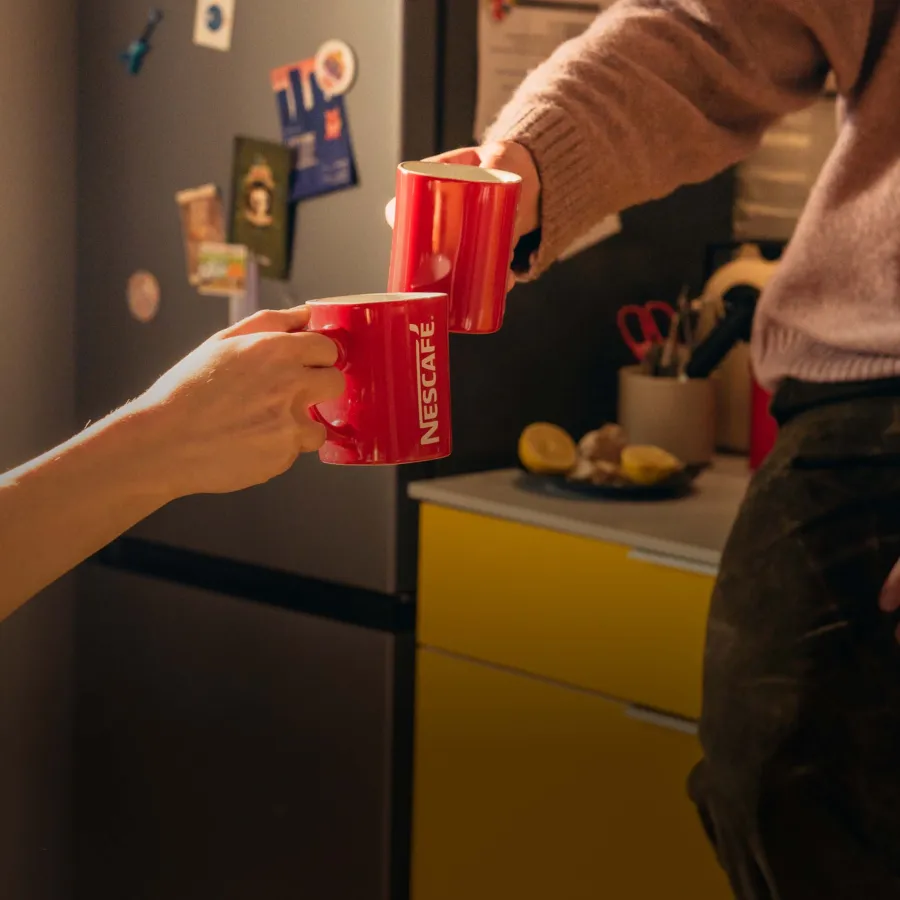 nescafe tasse rouge