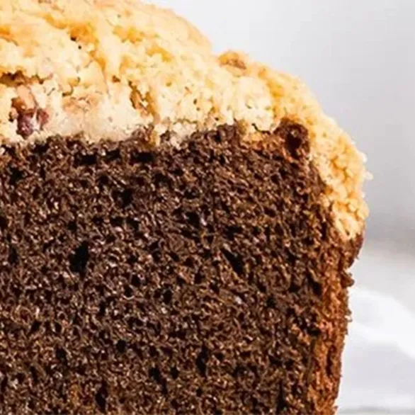 CAKE MET KOFFIESMAAK EN CRUMBLE VAN PECANNOTEN