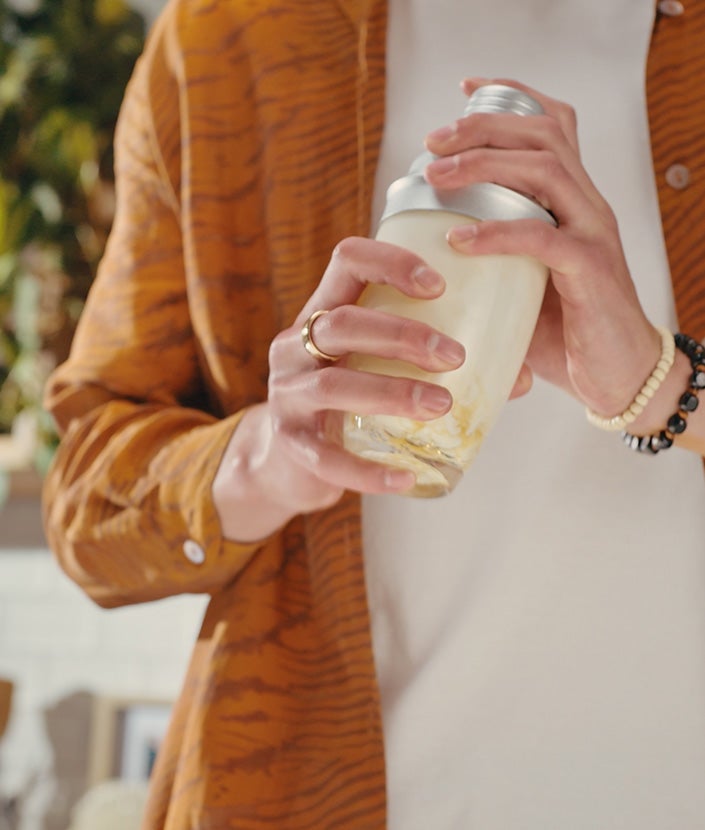 Shaking mix using a shaker