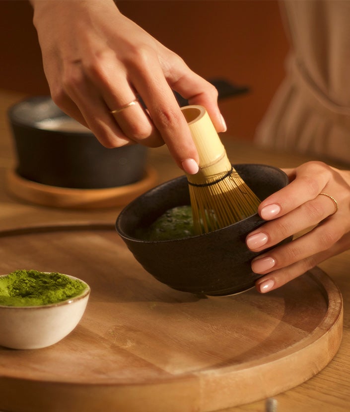 Creating matcha paste