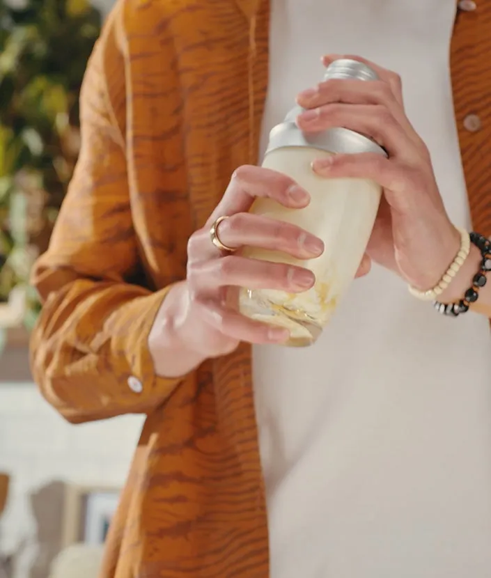 Shaking mix using a shaker
