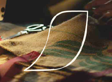 Reutilizamos nuestras bolsas de café para transformarlas en bolsas junto con la comunidad 