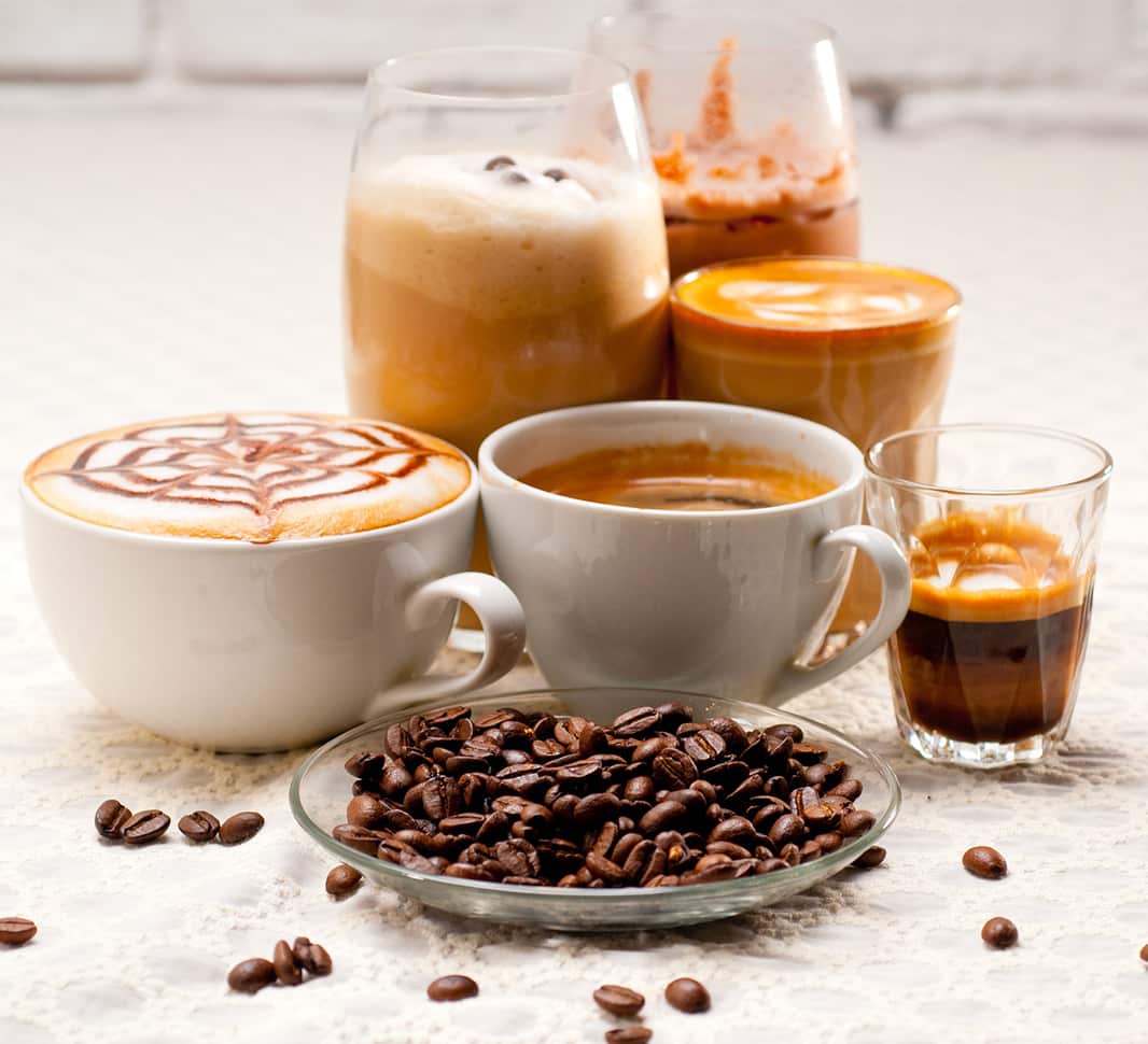Café sabores en sus variedades de café helado y caliente