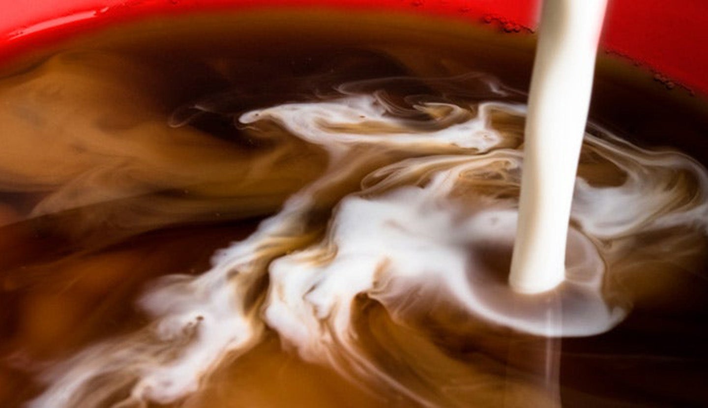 Añade Coffee Mate® Polvo a tu NESCAFÉ