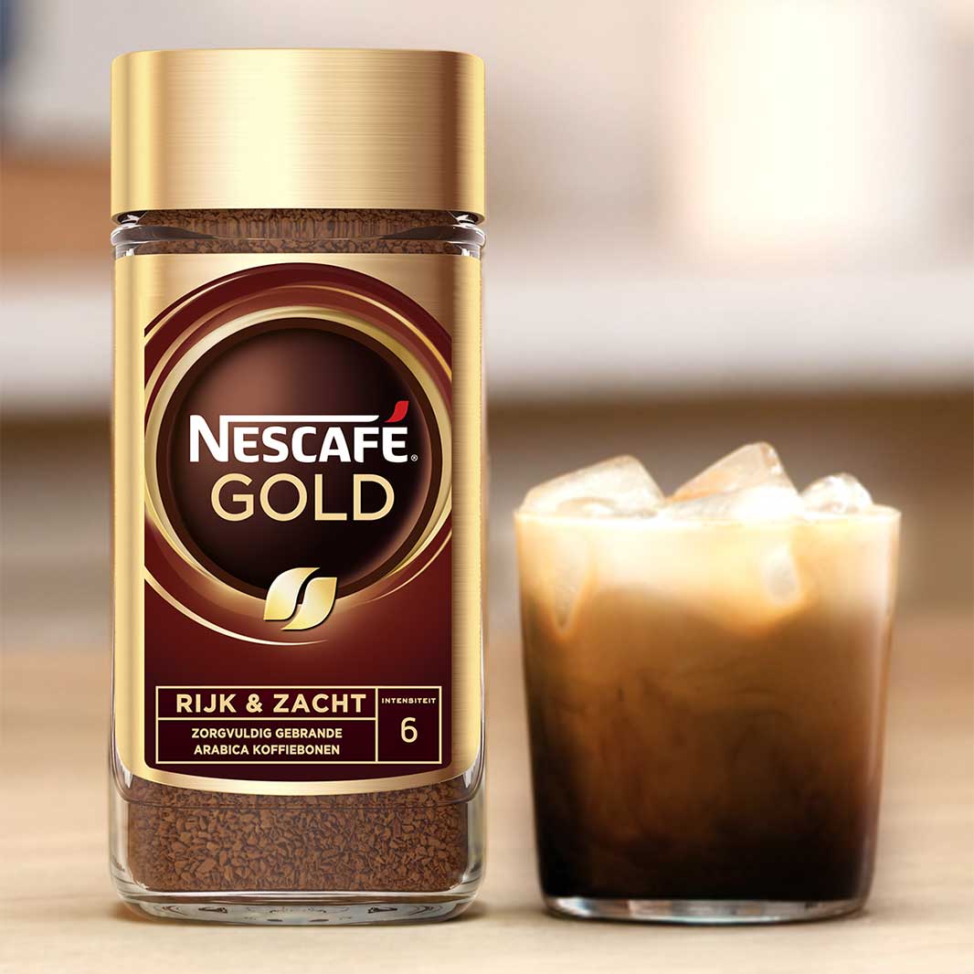 Un café bombón preparado con NESCAFÉ® Gold