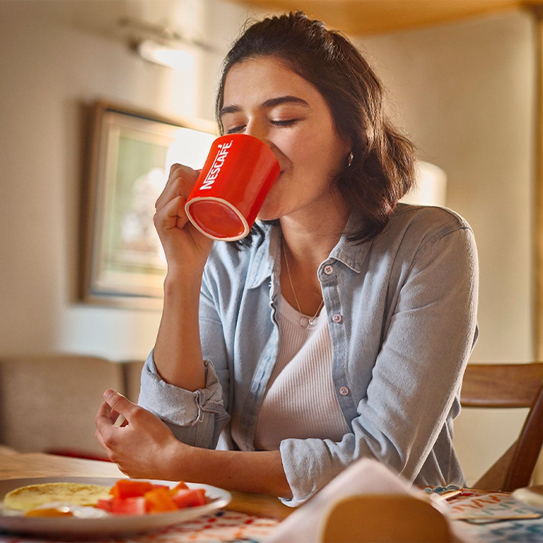 Inicia tu día con el sabor y aroma de NESCAFÉ(R) Tradición.