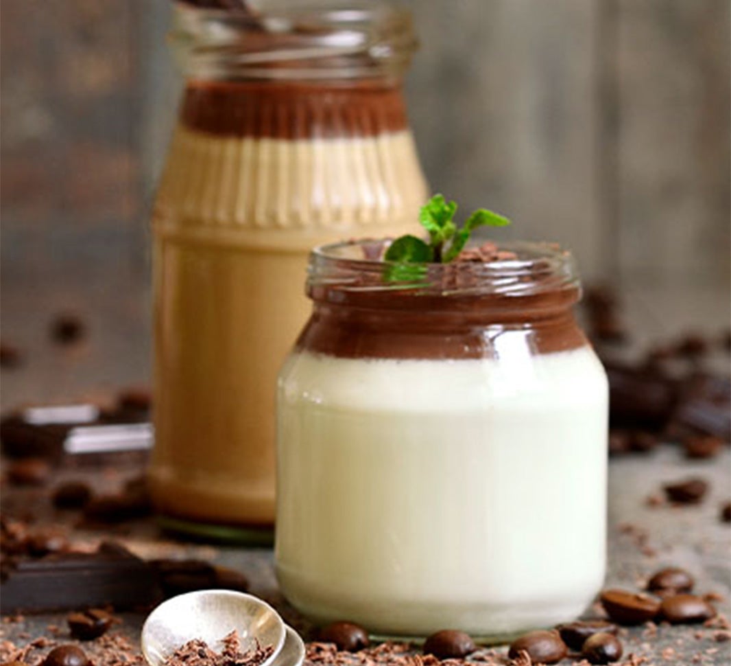 Panna cotta es un postre italiano que puedes preparar con tu NESCAFÉ® Tradición
