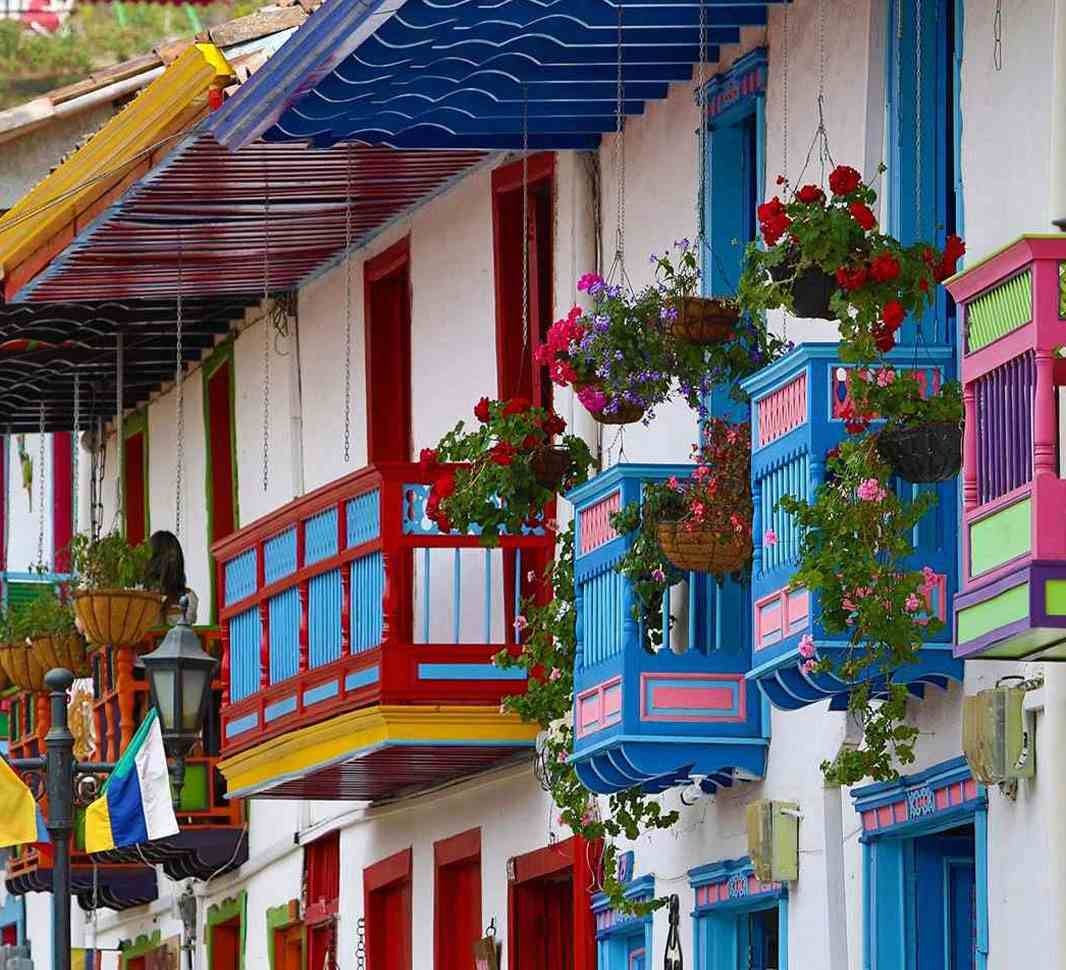 Fachadas de casas en el eje cafetero