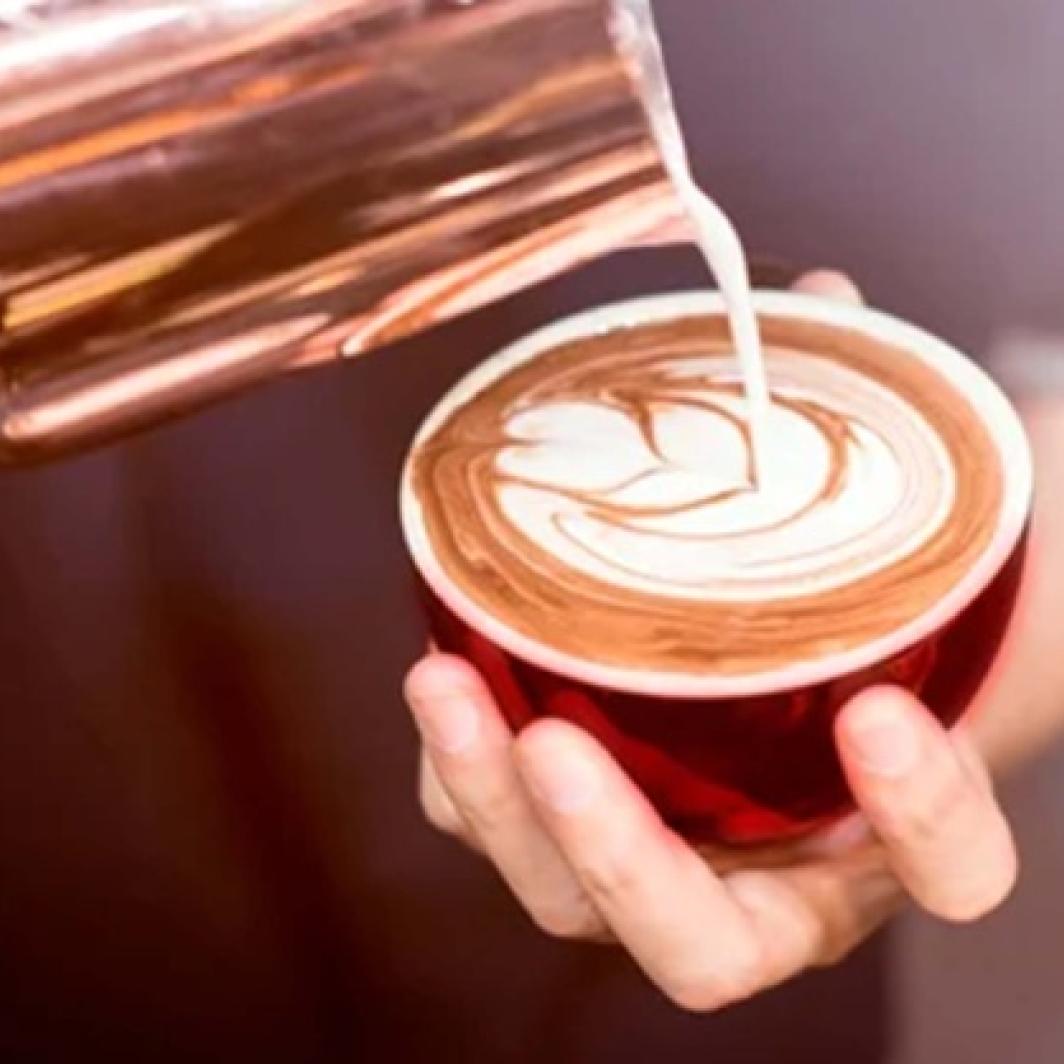 ¿Te animas a decorar tus cafés? Conoce todo sobre el latte art