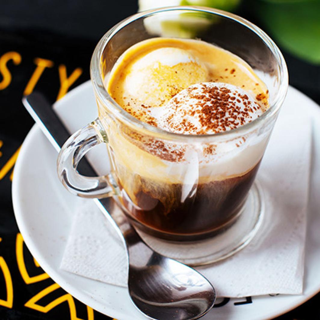 cafe-con-helado-hero-deskto