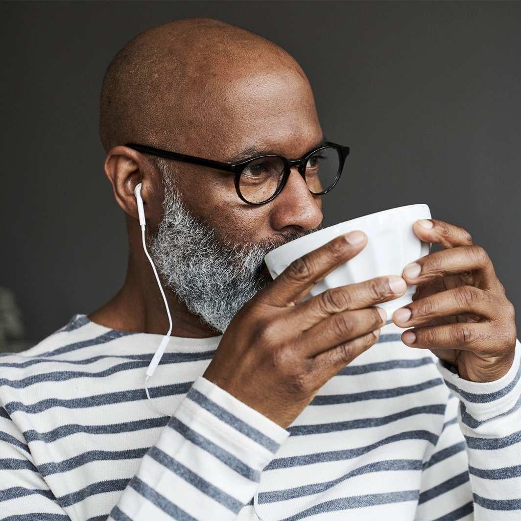 Arte y café: 10 canciones perfectas para tomar un café