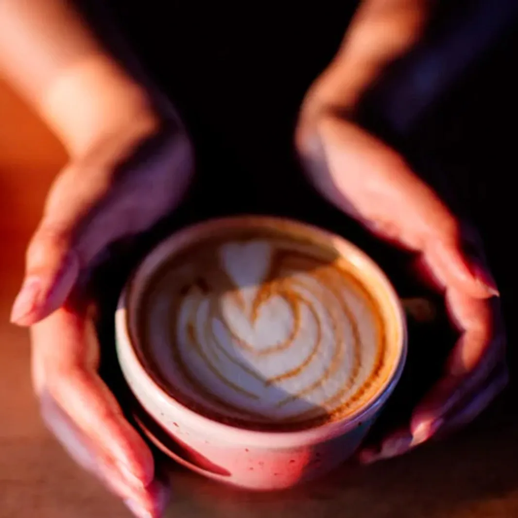 Cómo-elegir-un-buen-café-con-postre.