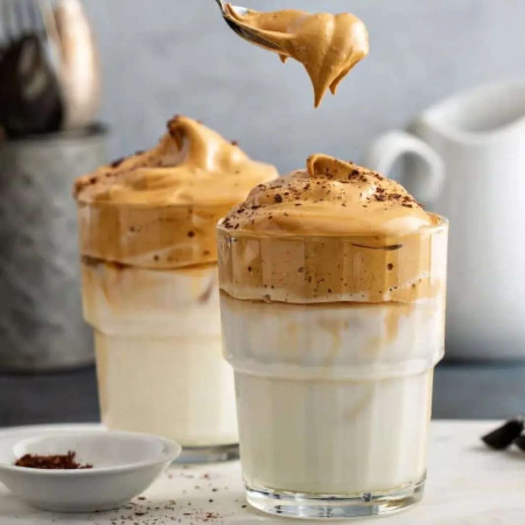 Dos cafes dalgona con Nescafe