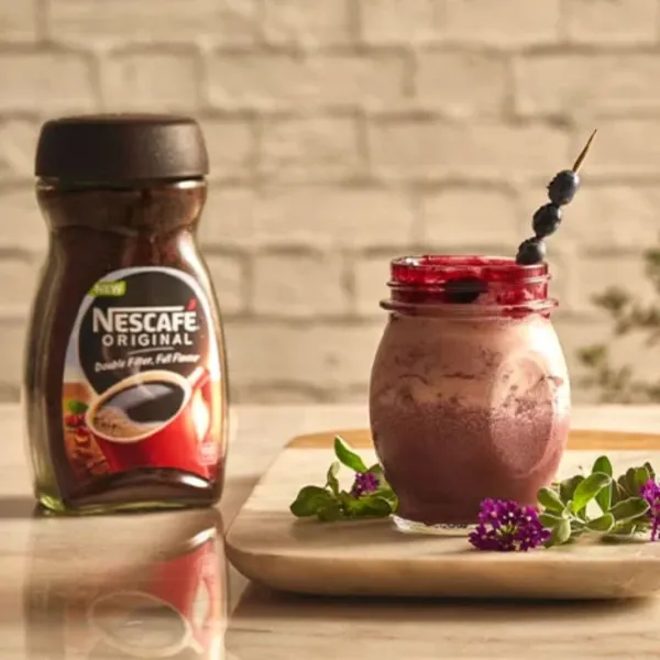 nescafé® latte de arándanos