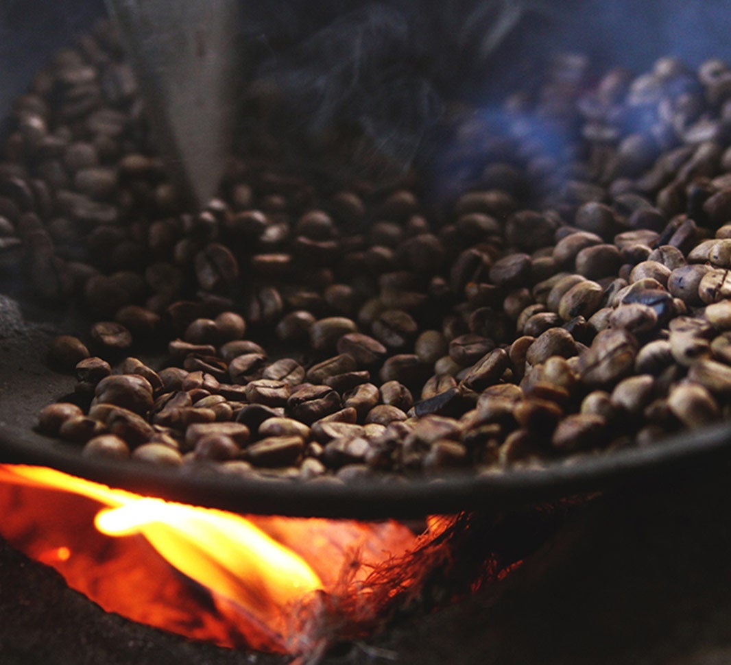 schwarze Kaffeebohnen