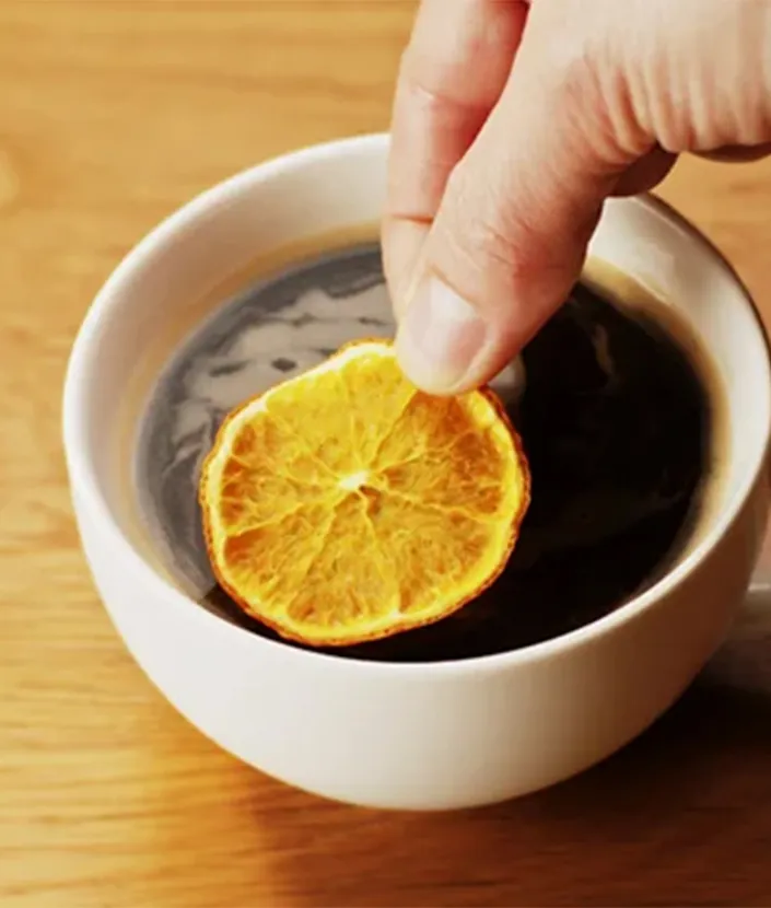 NESCAFÉ Citrus Americano SCHRITT 4