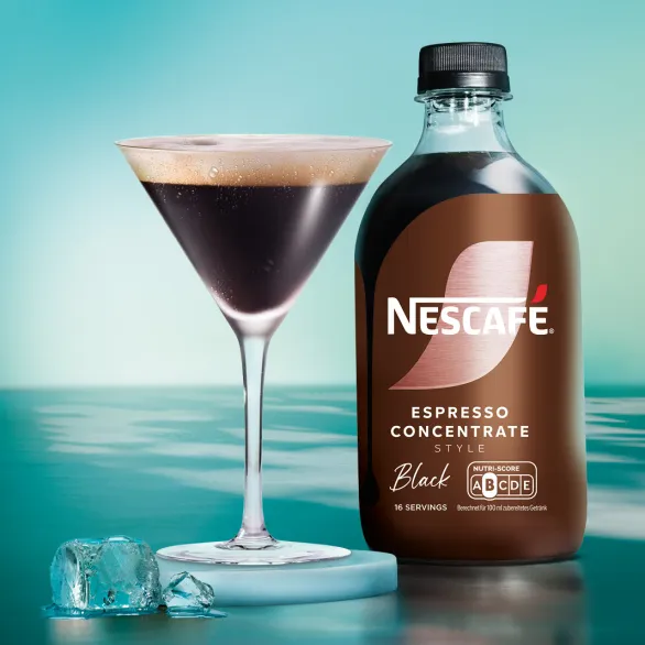 Espresso Martini Cocktail mit NESCAFÉ® Espresso Concentrate Black