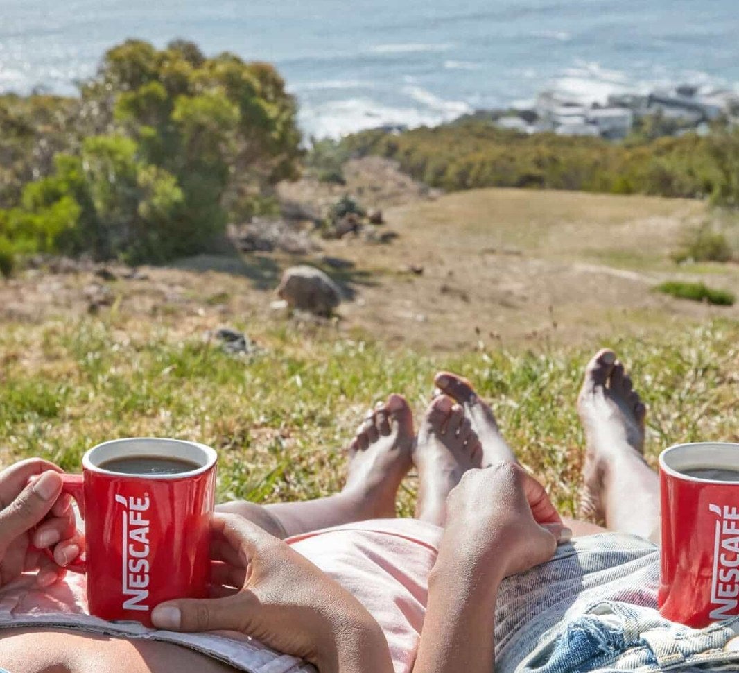 El café sabe mejor en tu taza preferida.