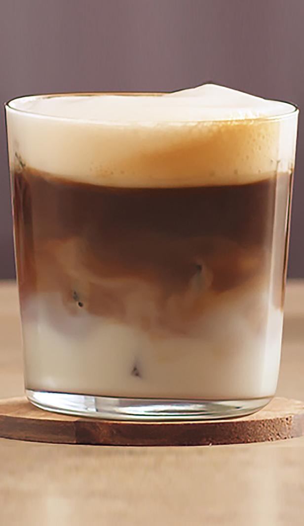 Cómo preparar un refrescante café helado en casa