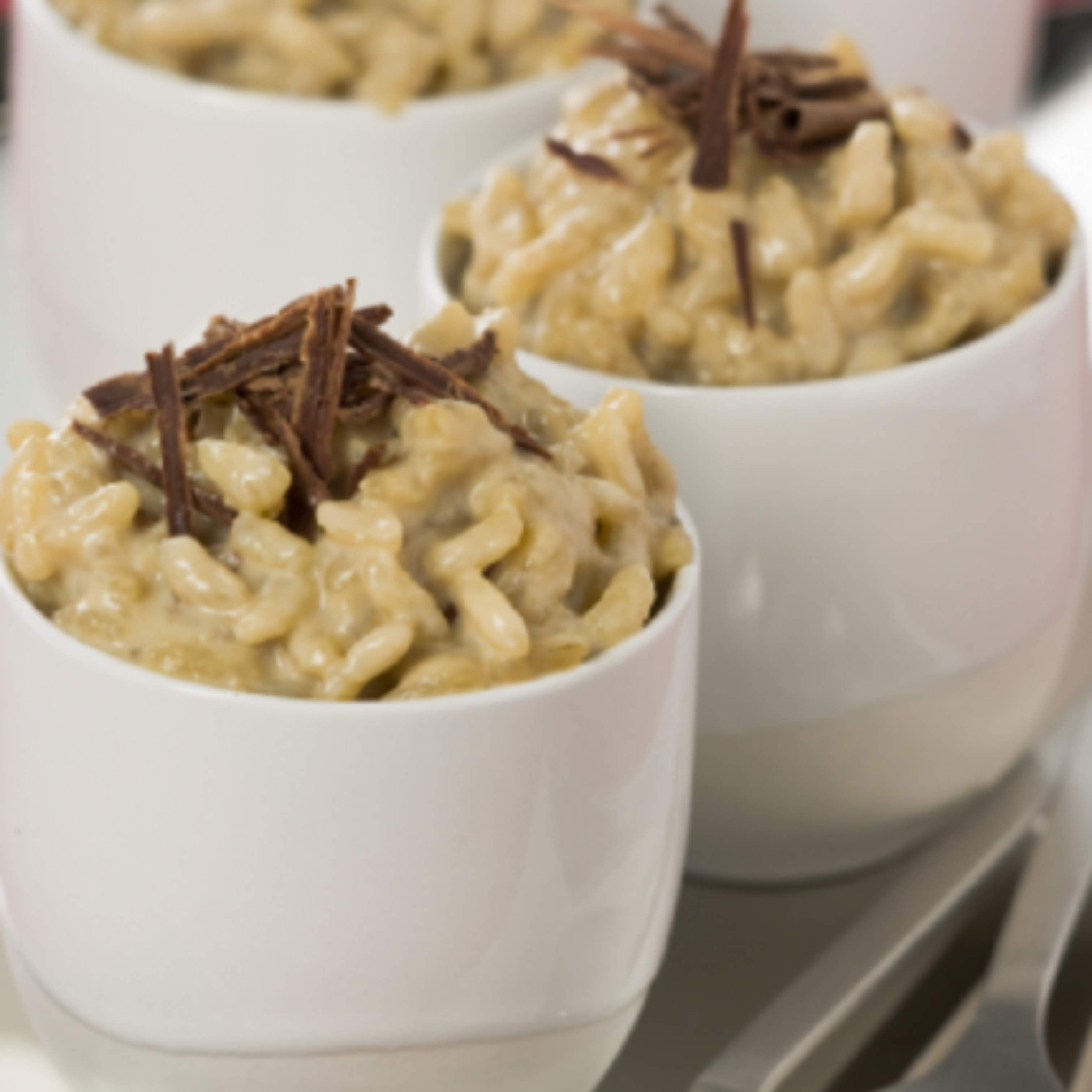 Riz au lait au café décaféiné et copeaux de chocolat