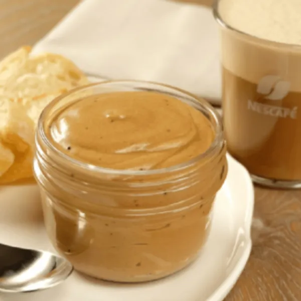Recette cappuccino noisette surmonté de sa meringue citron, noisettes caramélisées