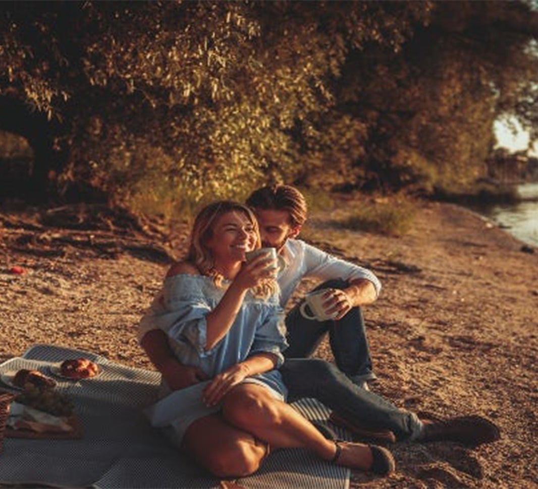 A Valentine’s coffee picnic