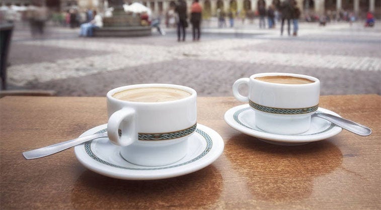 Two cups of Spanish coffee on a table