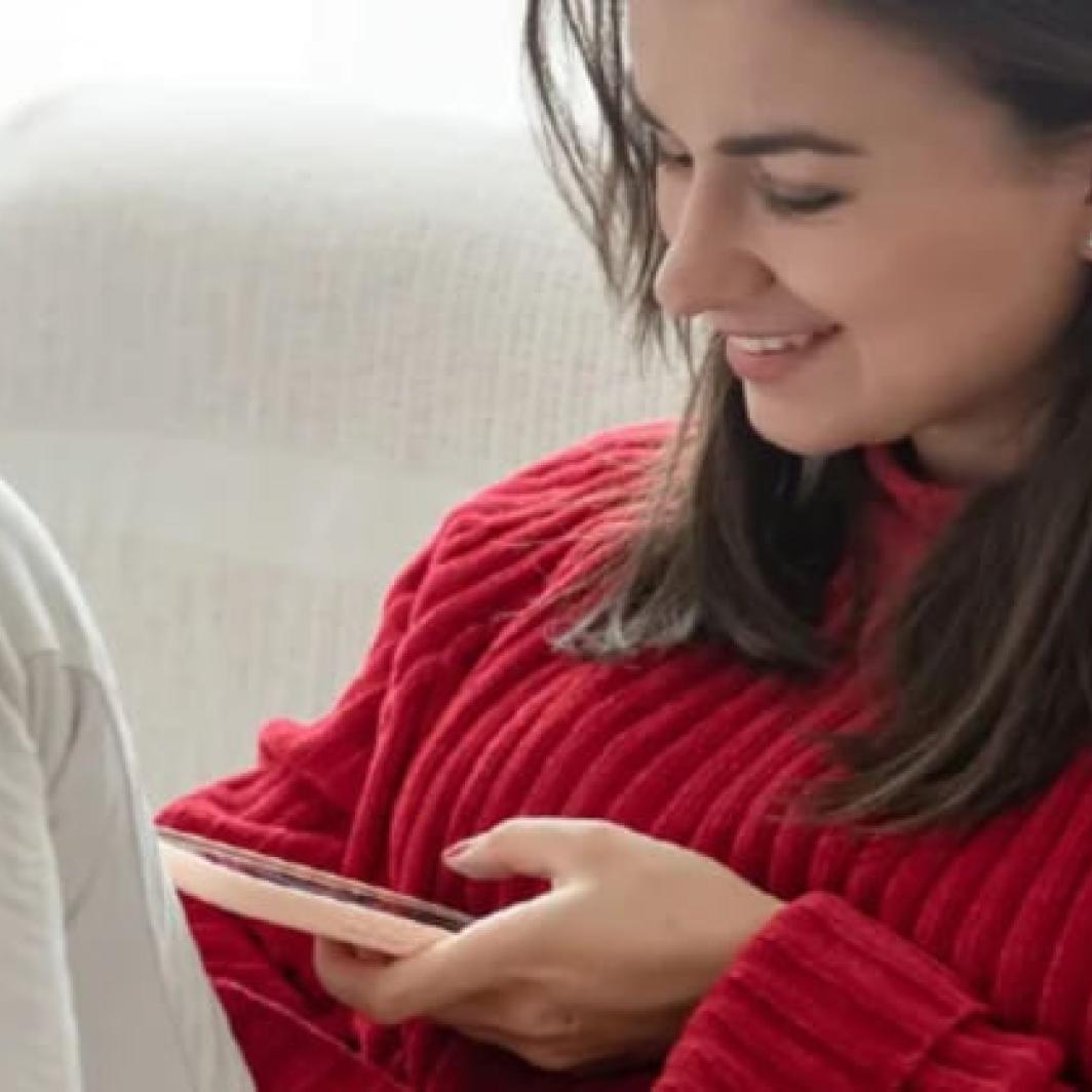 girl drinking coffee