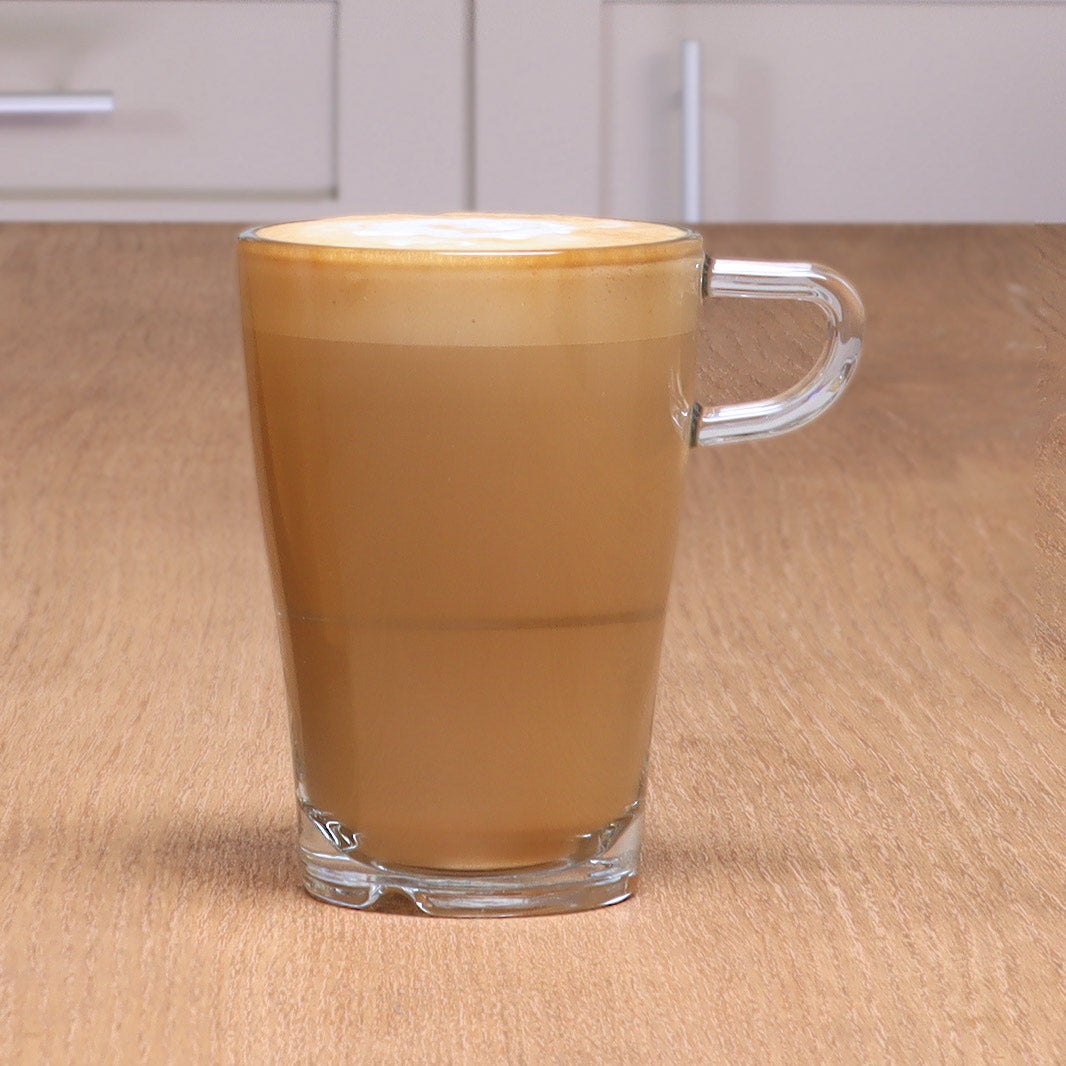 Hazelnut Latte kava u šalici