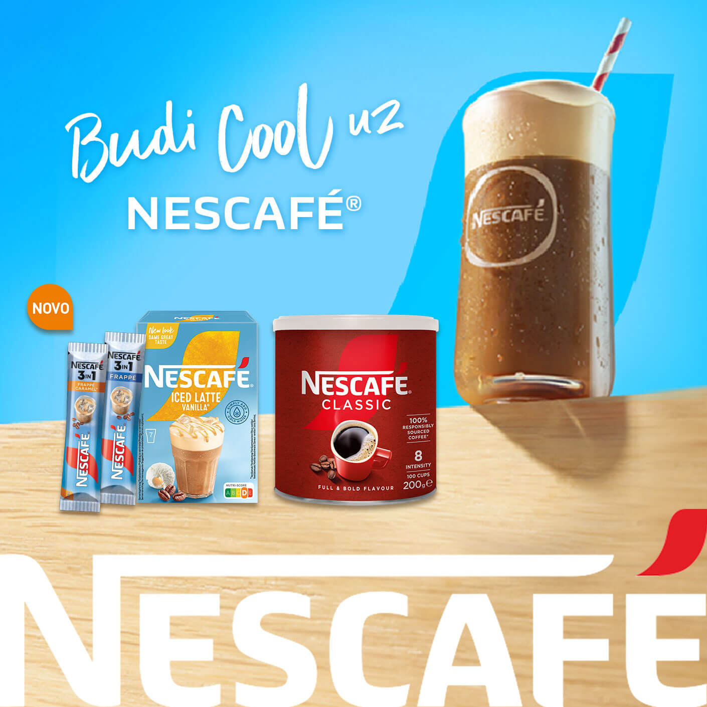 Čaša s NESCAFÉ Frappé na stolu