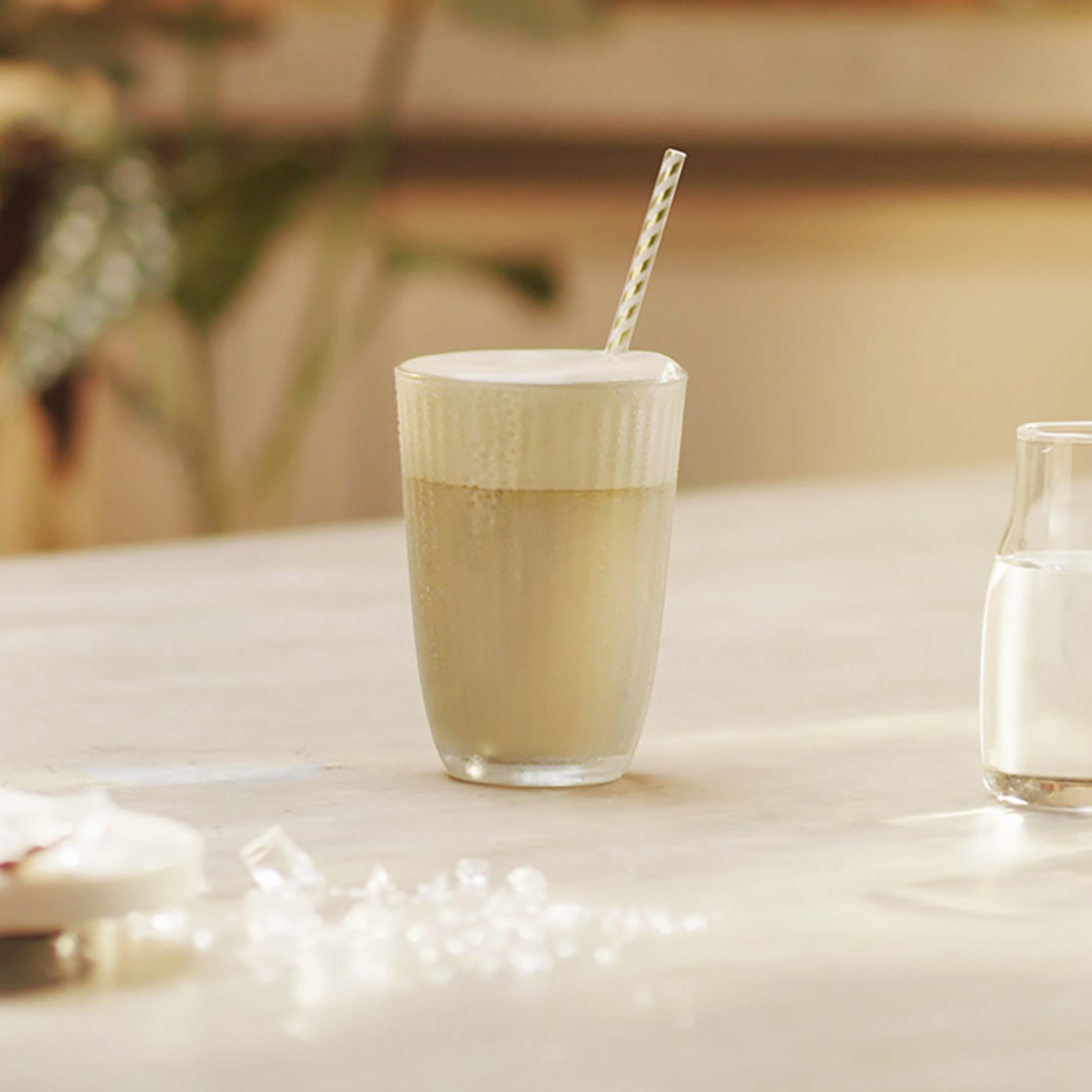 Egy pohár NESCAFÉ Vietnámi Frappé