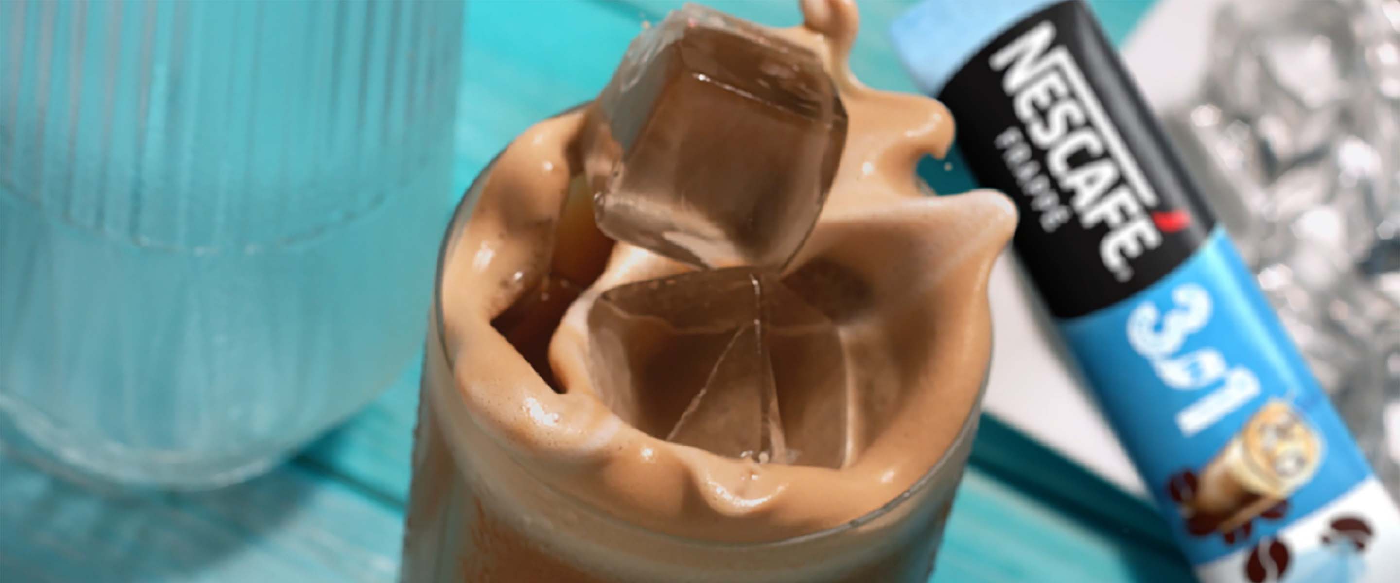 Víz, jégkocka, NESCAFÉ 3IN1, ennyi kell a felfrissléshez