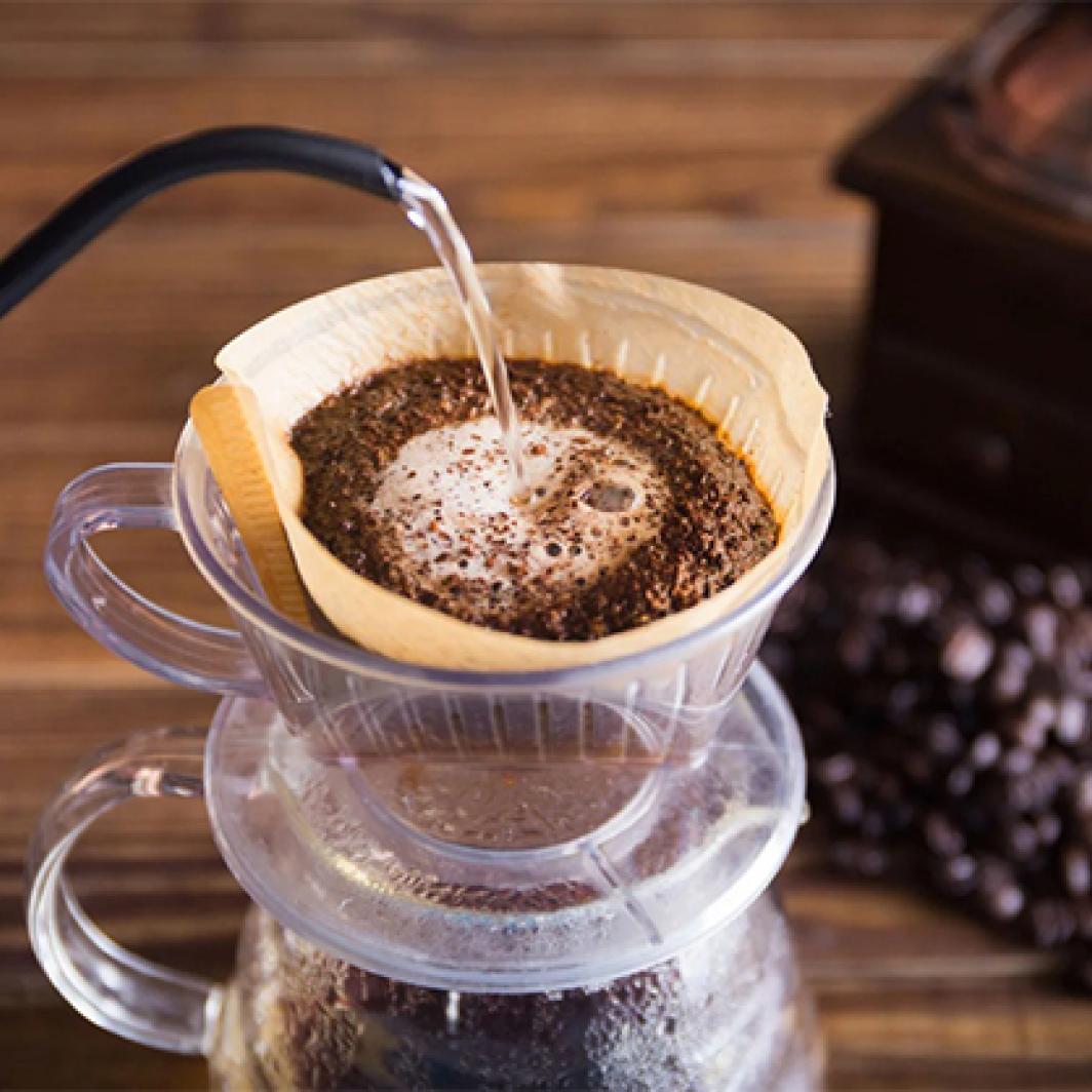 Apa Sih, Keistimewaan Kopi Hitam Tanpa Gula yang Dibuat dengan Metode Manual Brew?