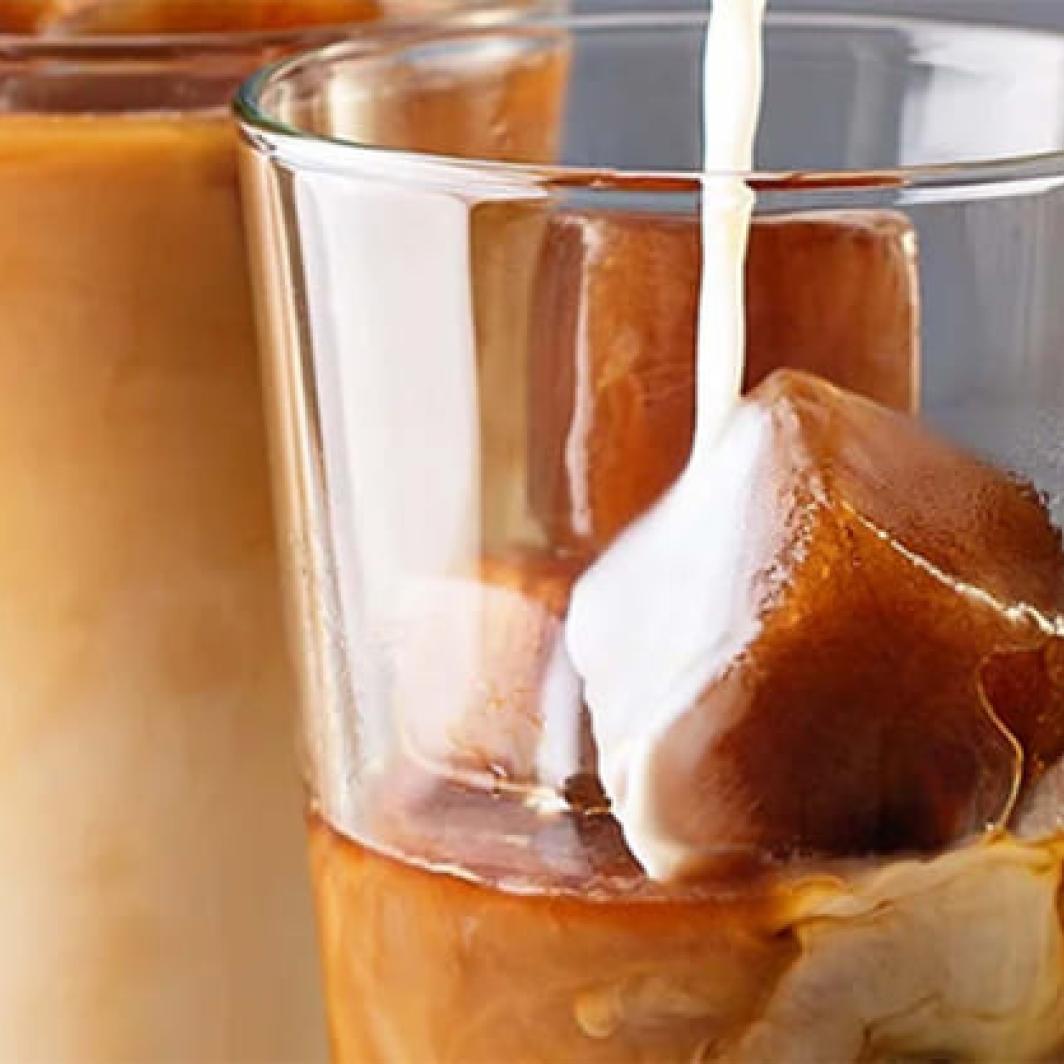 Kopi Kekinian Gula Aren vs. Gula Merah: Mana yang Lebih Cocok?