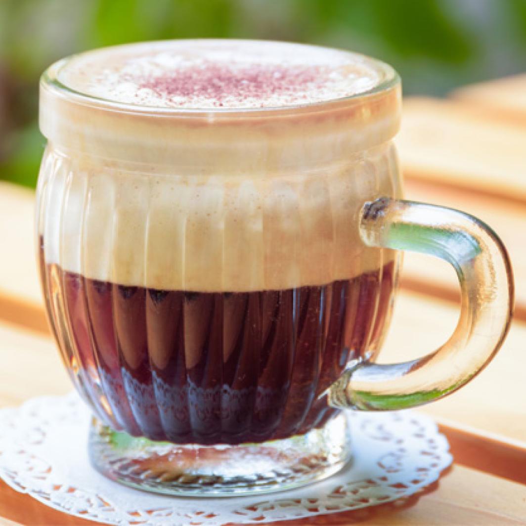 Kopi Susu Dicampur Telur: Sarapan Khas Warga Vietnam