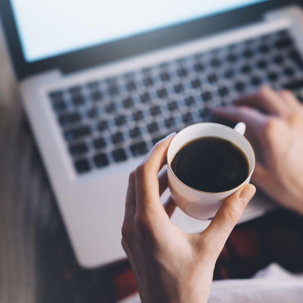 Ngopi Malam Hari: Asik atau Bahaya Begadang?