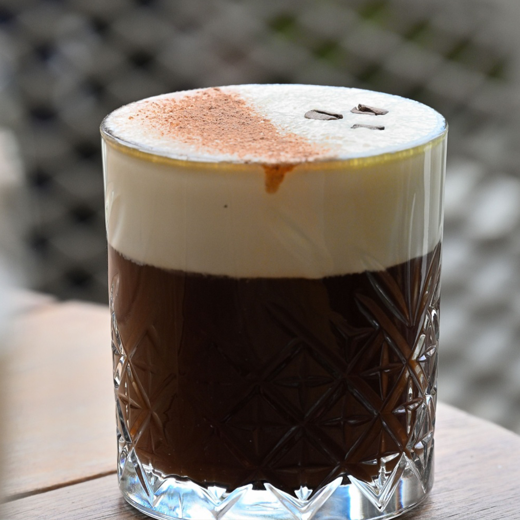 Mengenal Irish Coffee dan Daya Tariknya