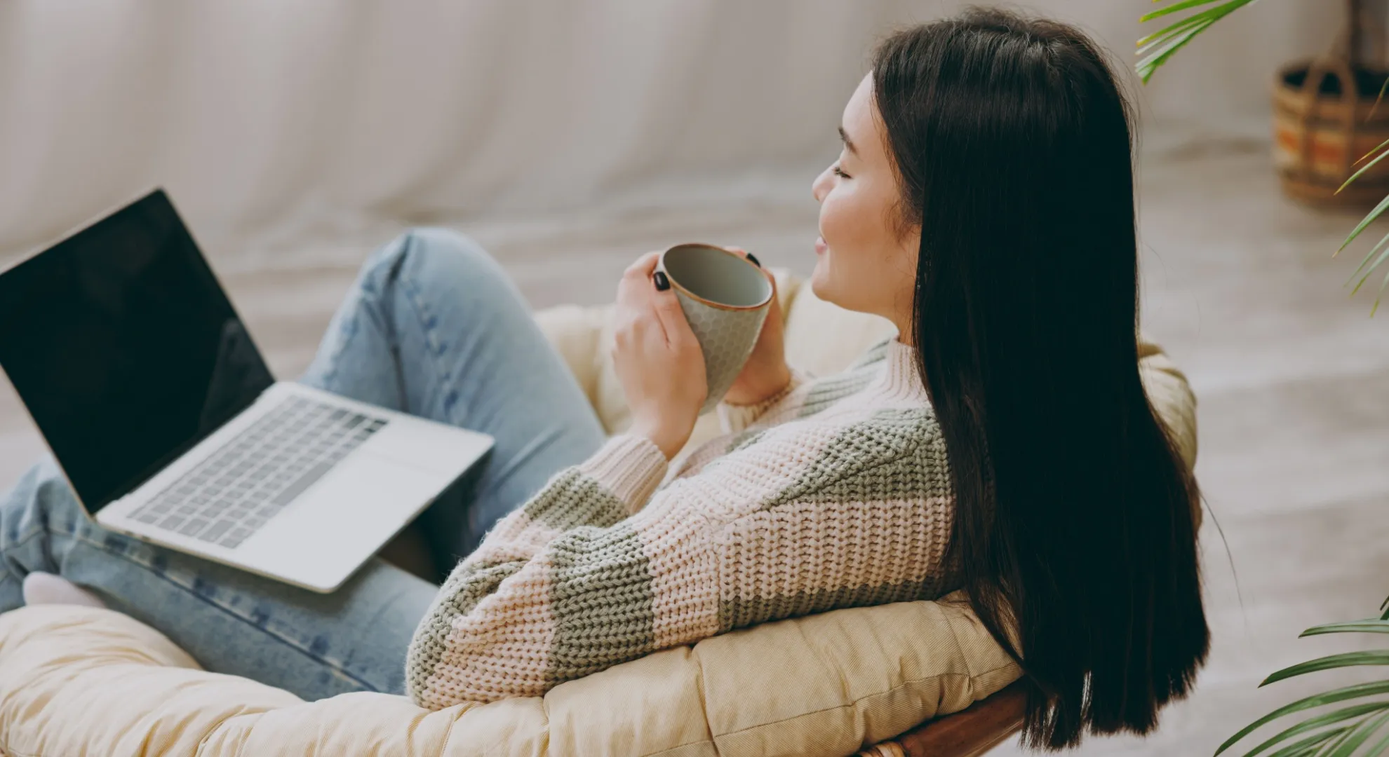 NESCAFÉ  Ice Roast: Kopi Dingin Kekinian, Bikin Harimu Lebih Fresh!