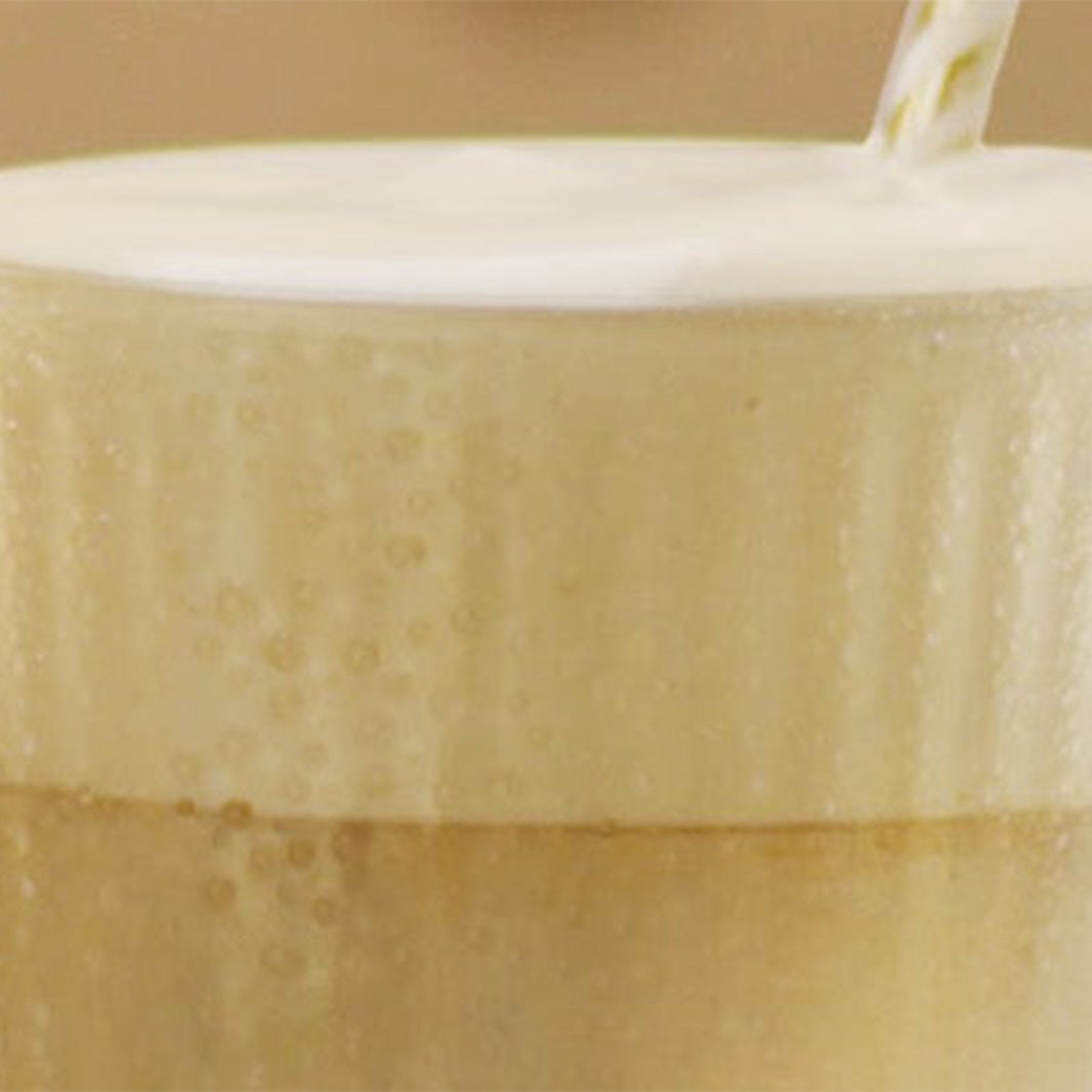 כוס המכילה קפה קר וייטנאמי של נסקפה