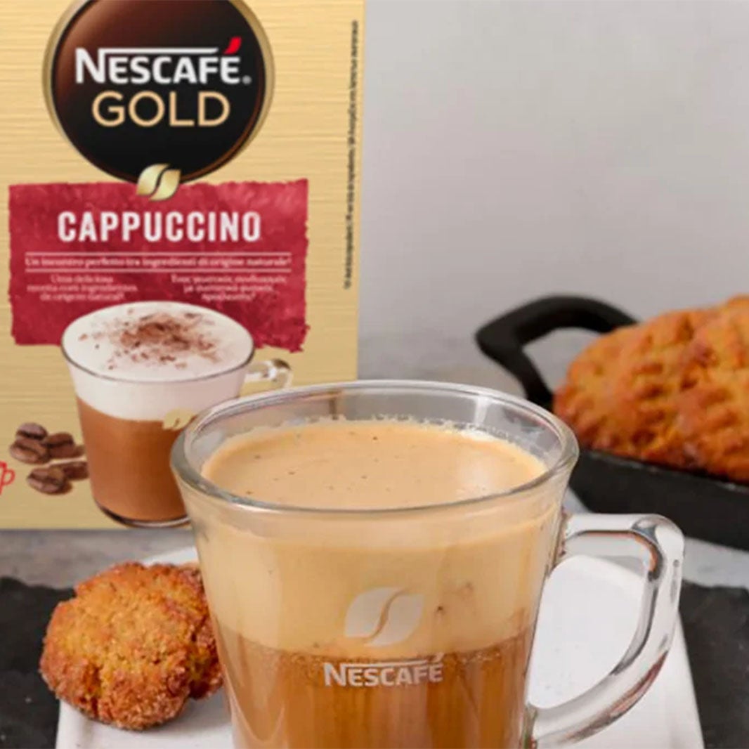 Golden Cappuccino Nescafé e biscotti alla curcuma