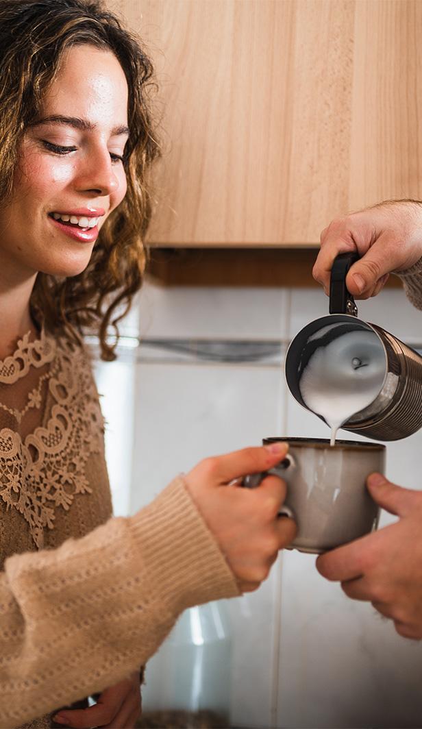 Come montare il latte con un frullino