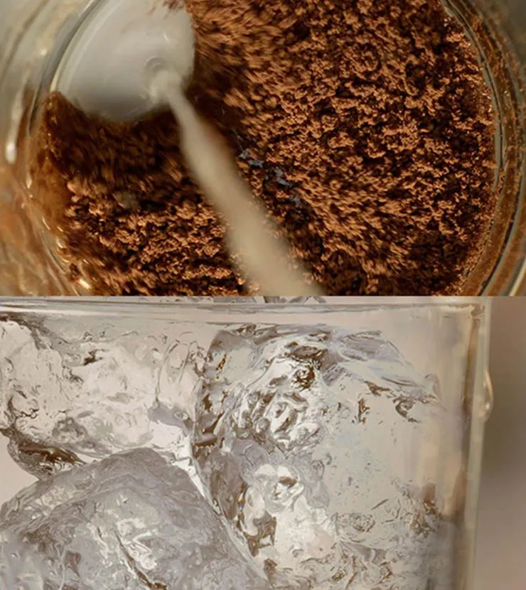 NESCAFÉ Frappé Latte step 1