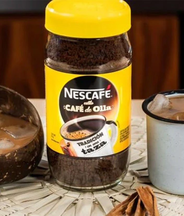 NESCAFÉ Pozol de Olla step 1