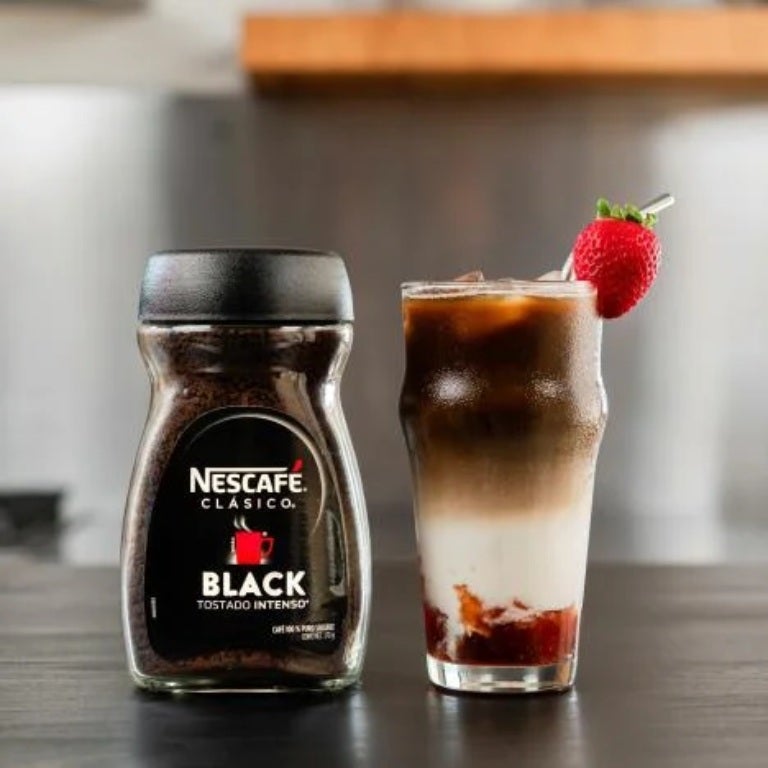 NESCAFÉ® Fresa Latte