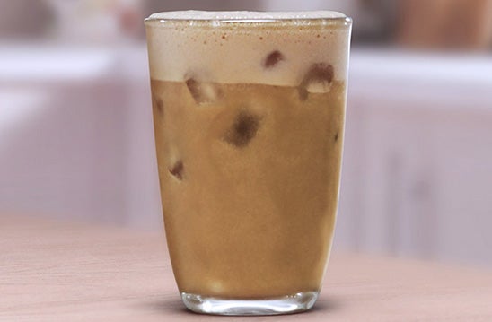 Latte de coco helado