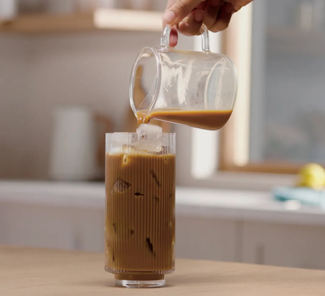 Kaffe helles i et glass