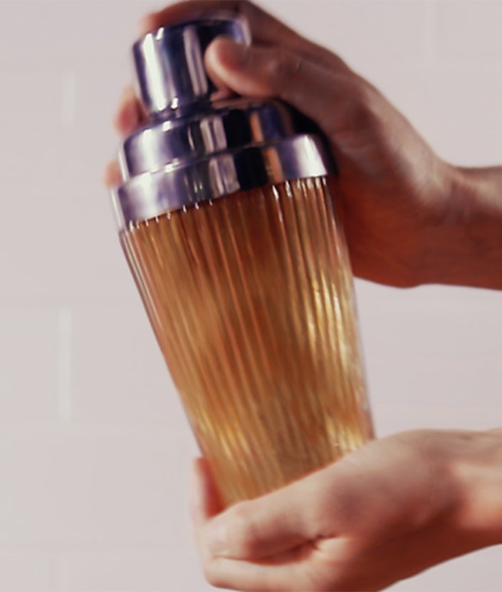 NESCAFÉ Frappe step 1